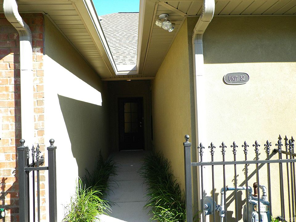 Carriage Place_2641