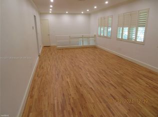 3911 Ponce De Leon Blvd, Coral Gables, FL 33134