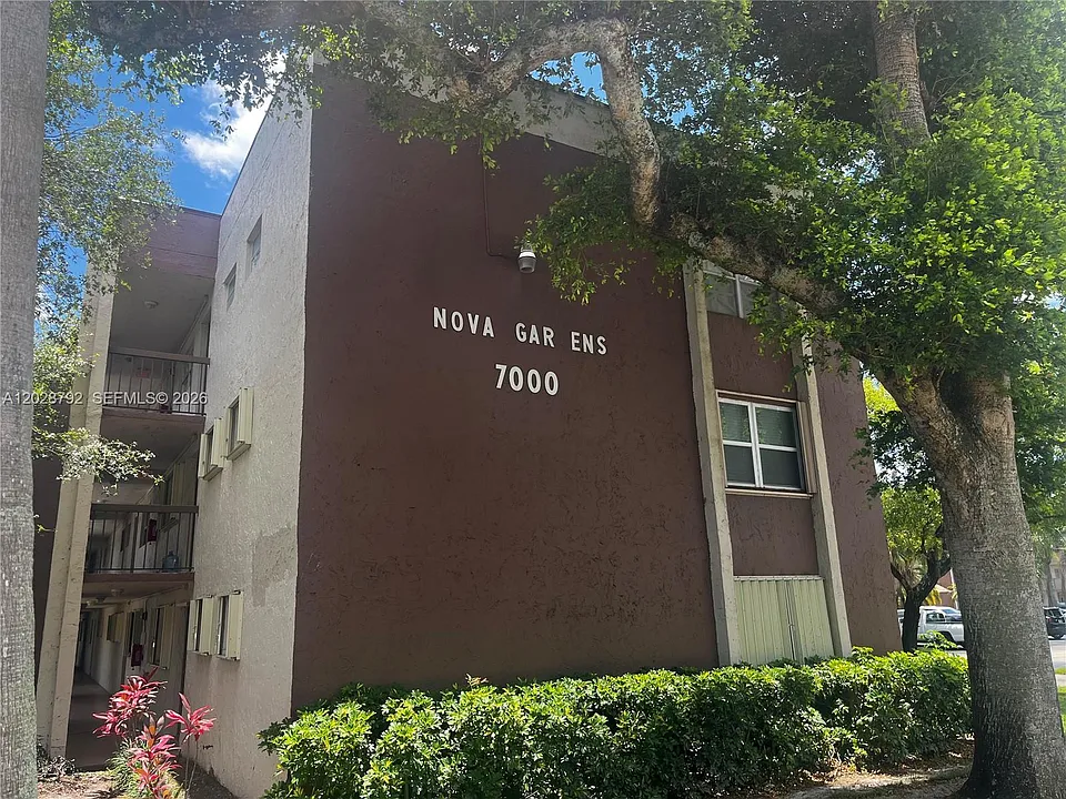 7000 Nova Dr #103E