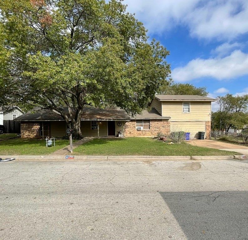 8208 Downe Dr, White Settlement, TX 76108 MLS 218902 Zillow