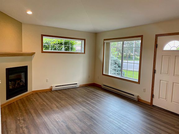 3rd image of 3359 Bluebird Ct #3359