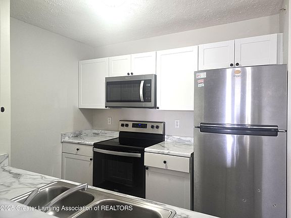 4th image of 12907 Townsend Dr APT 612