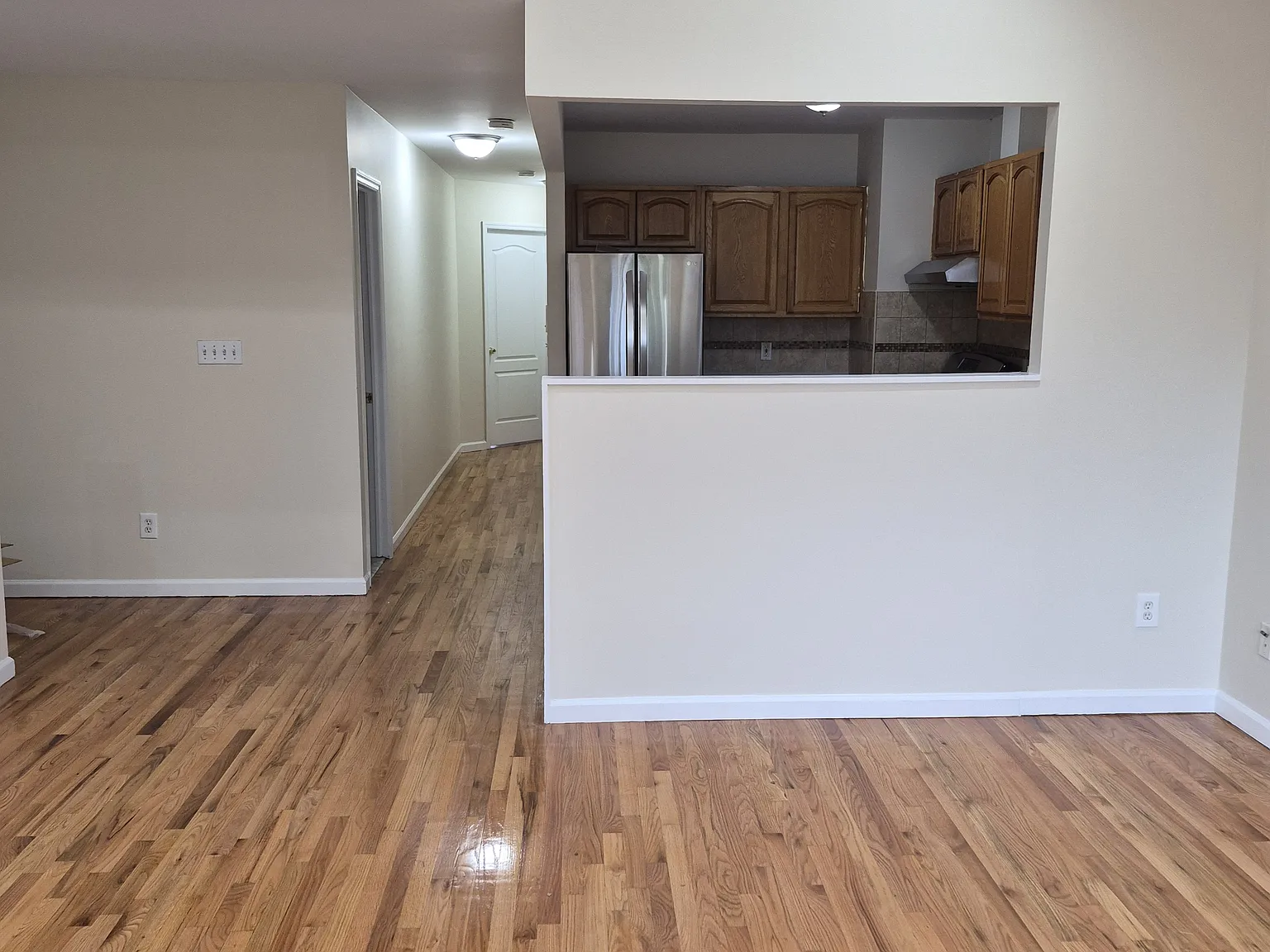 3 bed, 1100 sqft, $3,500 — Photo 4