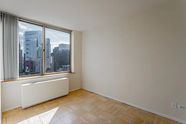 Rented by Bond New York | media 7