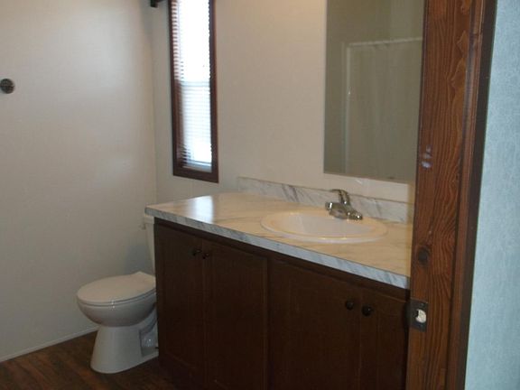 5th image of 33 N Byron Dr