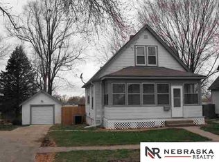3528 N 53rd St, Omaha, NE 68104