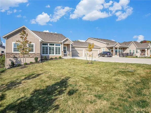 11515 S Bell Court Dr APT 102, Olathe, KS 66061