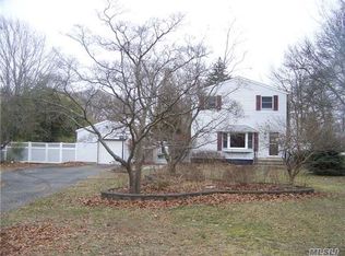 43 Maplewood Ave, Selden, NY 11784