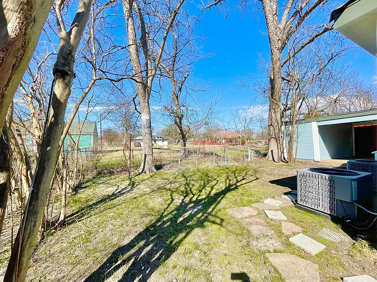 1808 Oneal St — Photo 14