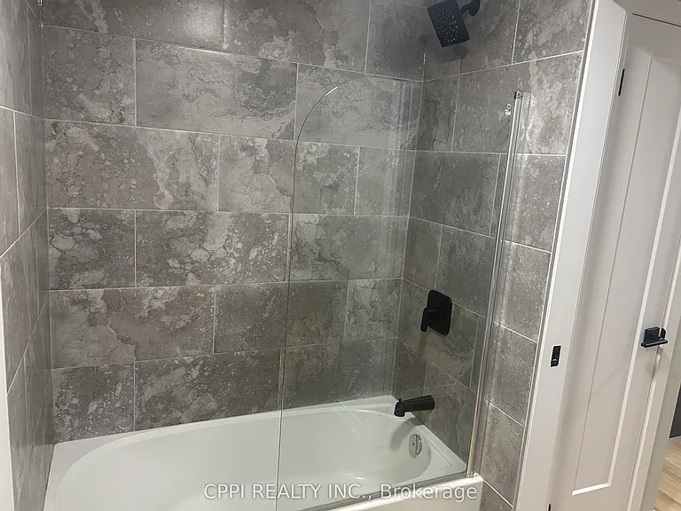 70 King St E #606 — Photo 3