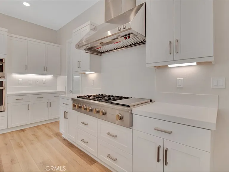 27031 California Ct — Photo 10