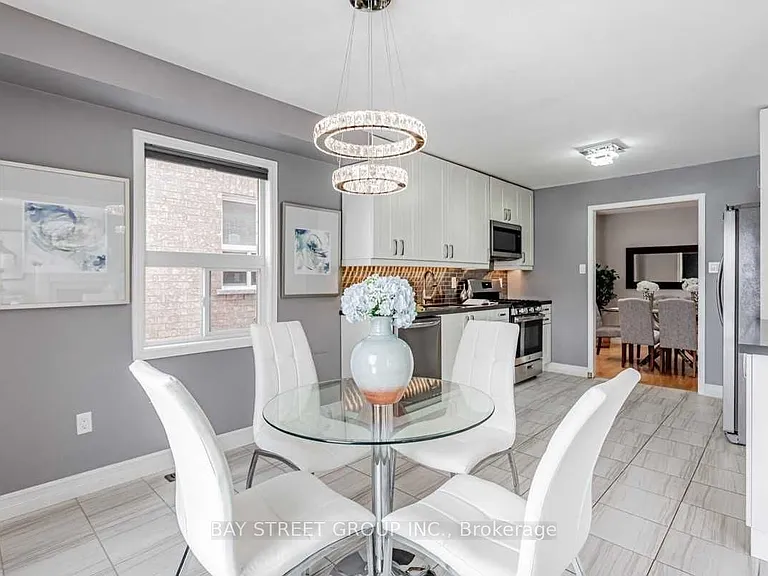30 Delattaye Ave — Photo 9