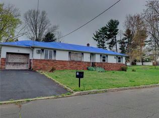 125 Carnine Ave, Ewing, NJ 08638