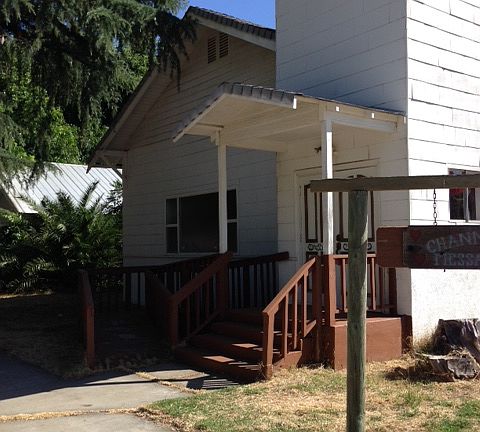 2nd image of 400 Mariposa Ave