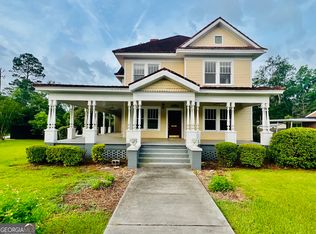 29 Huckabee St, Mc Rae, GA 31055