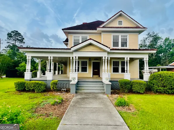 29 Huckabee St, Mc Rae, GA 31055