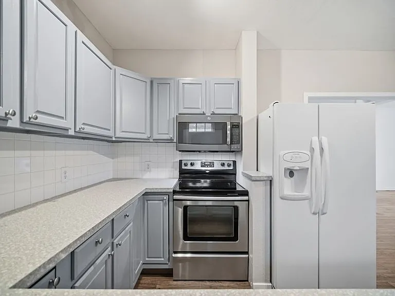 1123 E Indiana Ave — Photo 15