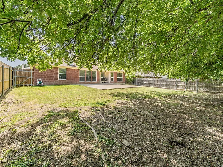 8109 Mosstree Dr — Photo 34