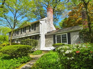 74 Beacon Hill Rd, Port Washington, NY 11050