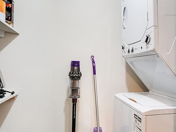 3rd image of 2215 Green St APT A1