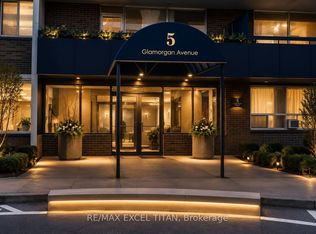 5 Glamorgan Ave #910, Toronto, ON M1P 4P1