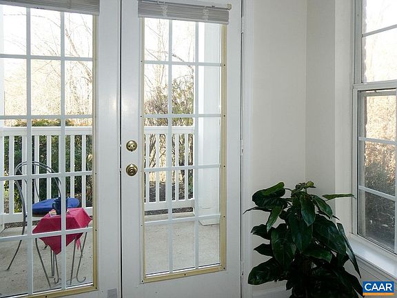 5th image of 1065 Weybridge Ct APT 104