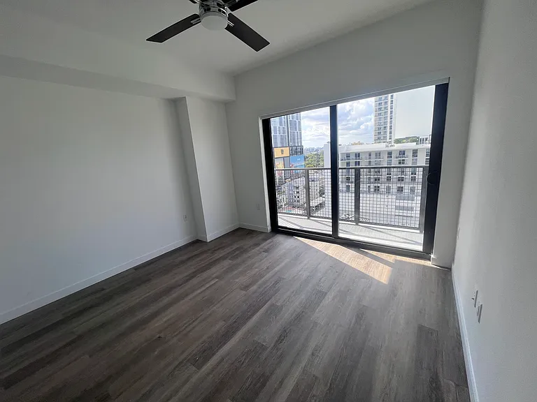 1100 N Miami Ave #C — Photo 7