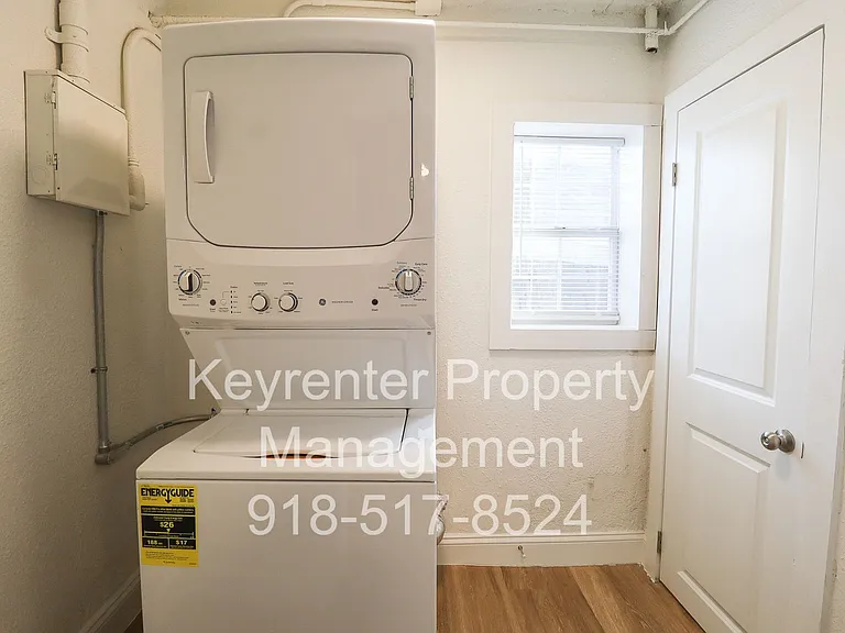 506 W 4th St Fourplex — Photo 1