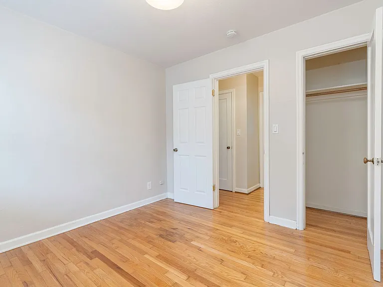 Lovely 1 Bed, 1 Bath at Irving Court Apartments — Photo 13