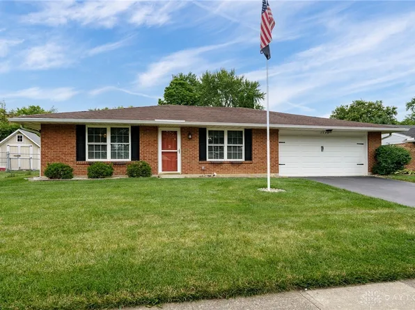 7540 Rustic Woods Dr, Huber Heights, OH 45424