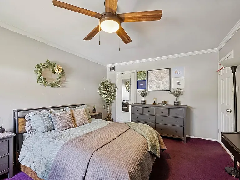 3750 Clarendon Ave #5 — Photo 2