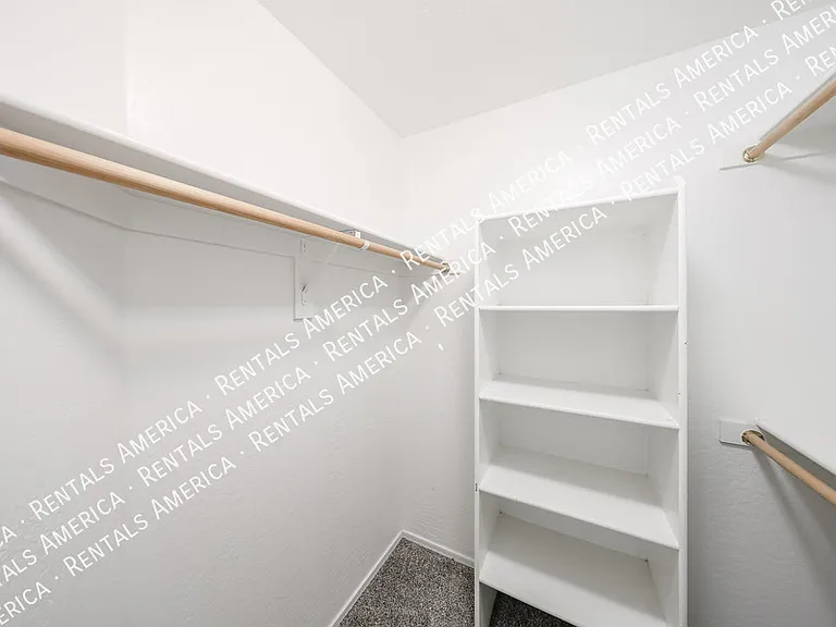 4563 E Oxford Ln — Photo 40