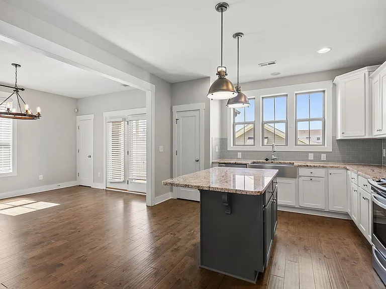 1813 Iron Mill Dr — Photo 6