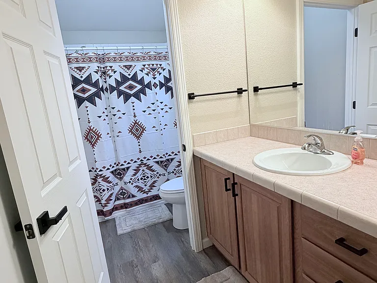 1136 W Calle Querida — Photo 7