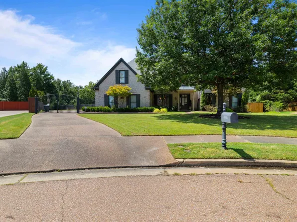 8935 Grovelawn Cv W, Germantown, TN 38139
