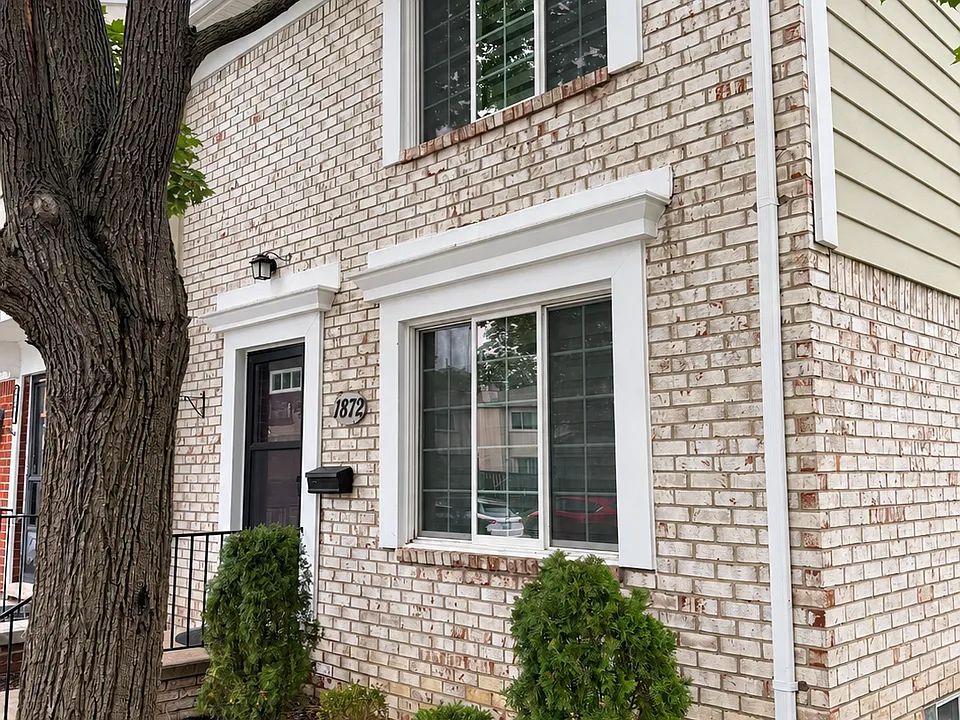 1872 Newporte Ct