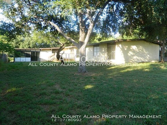 3rd image of 4610 Golf View Dr