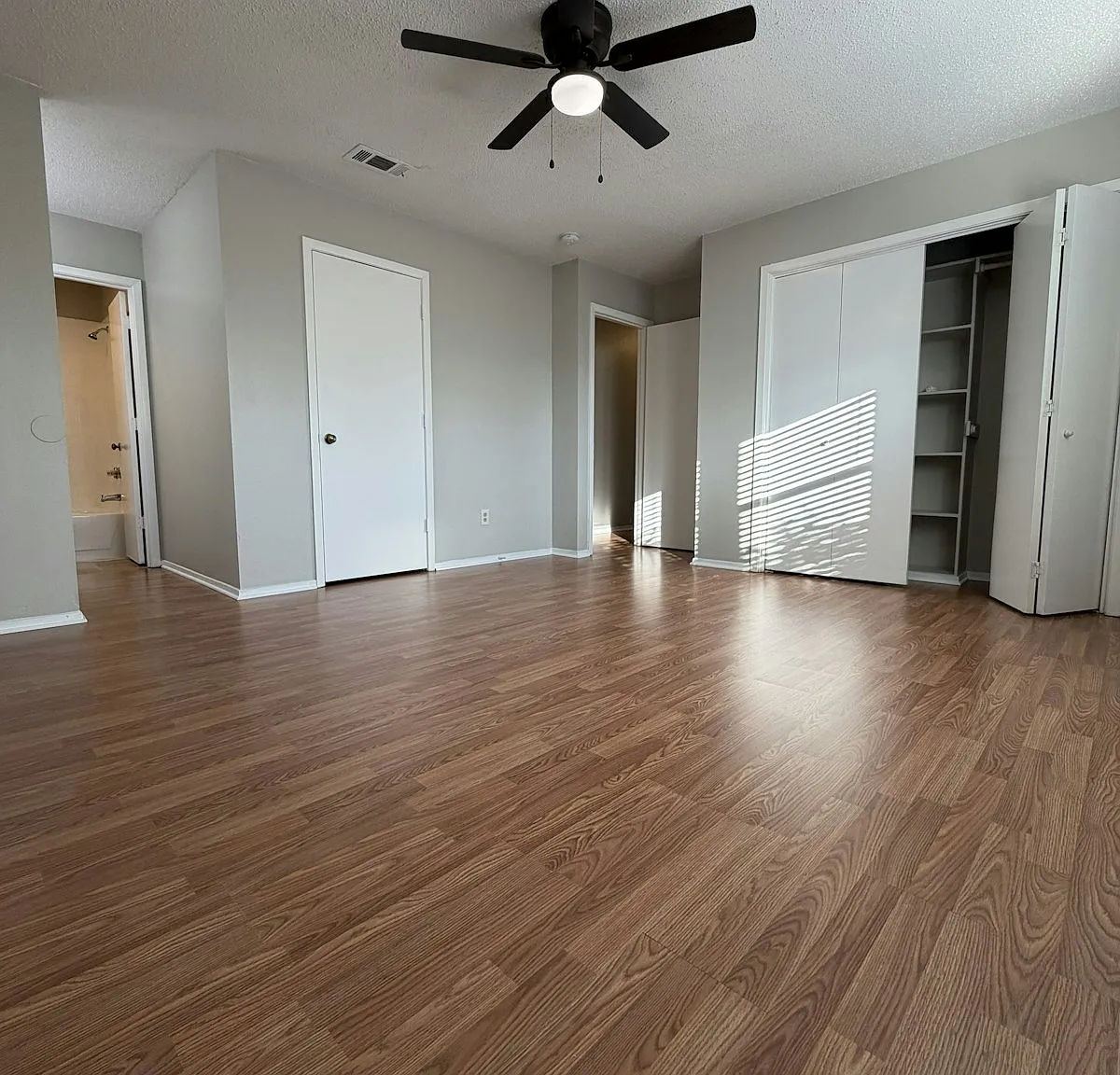 818 Betty Court, Unit B — Photo 2