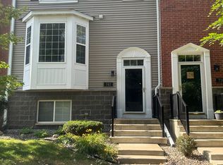 742 Regency Ln E, Hopkins, MN 55343