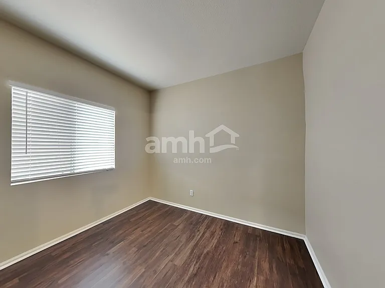 15640 W Magnolia St — Photo 10