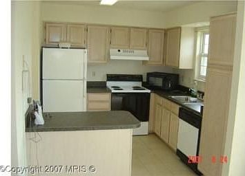Kitchen with Breakfast Bar