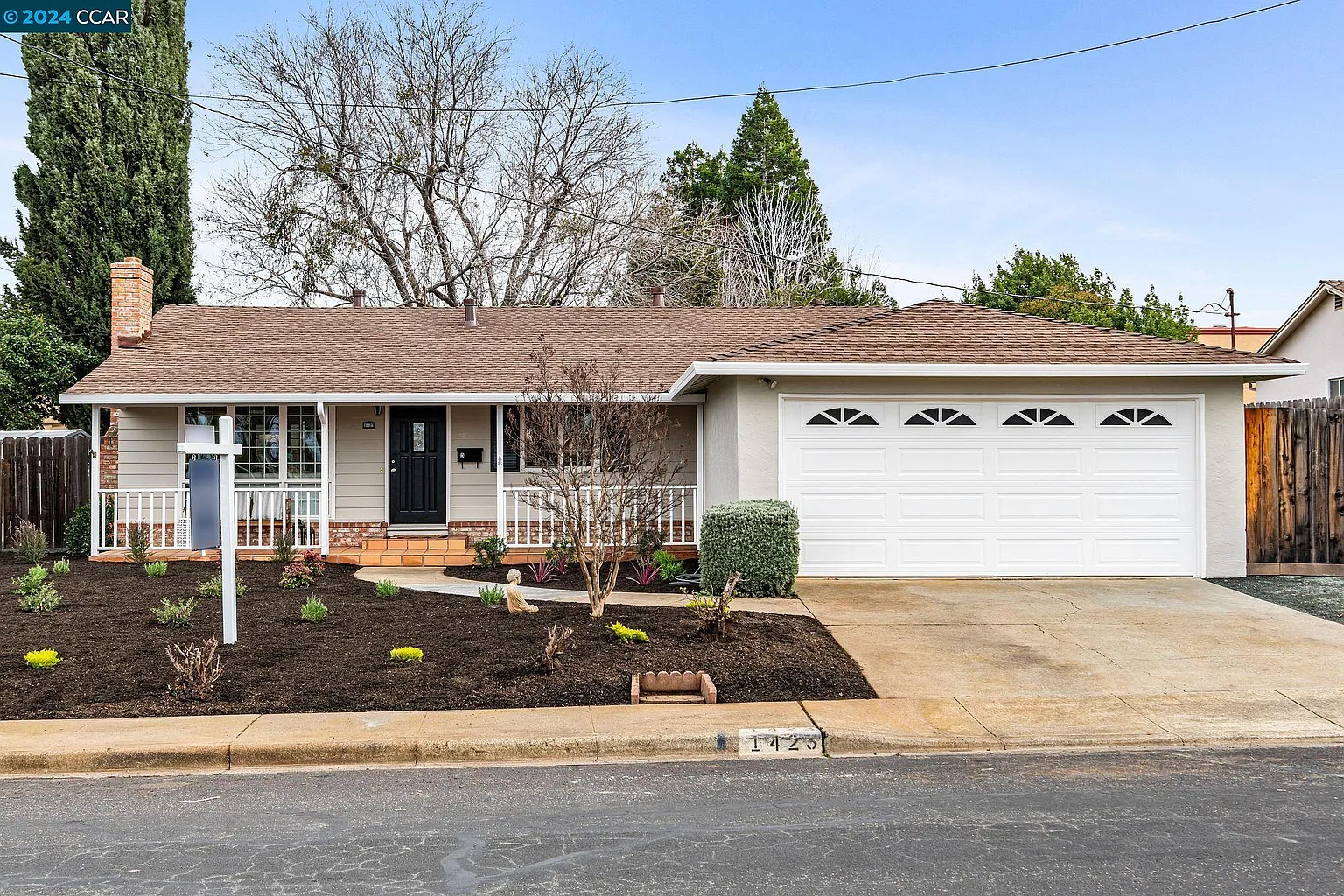 1423 Delaware Dr photo 1