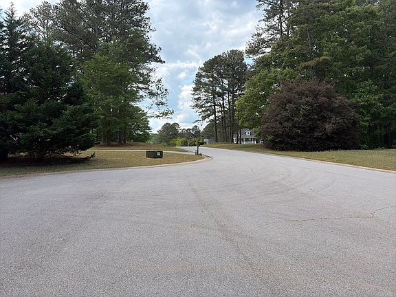 4th image of 62 Lenox Dr