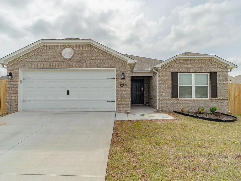 529 Woodcreek Loop — Photo 2