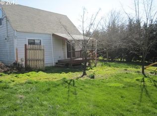 151 SE Suksdorf St, Winston, OR 97496