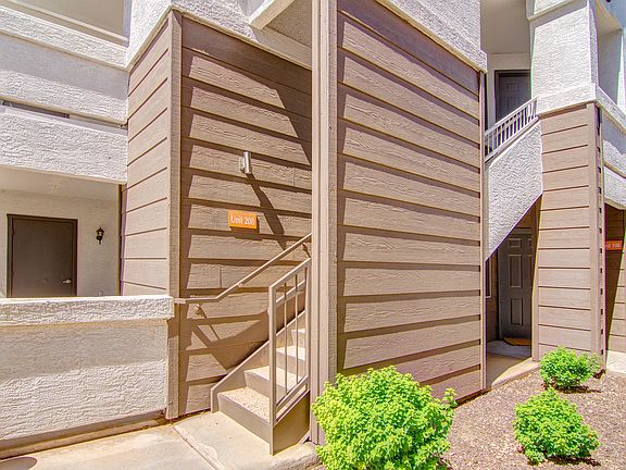 4th image of 36 E Vaughn Ave APT 103