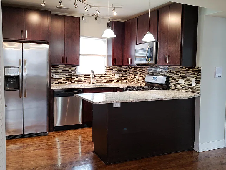 2505 W Granville Ave #1W — Photo 1