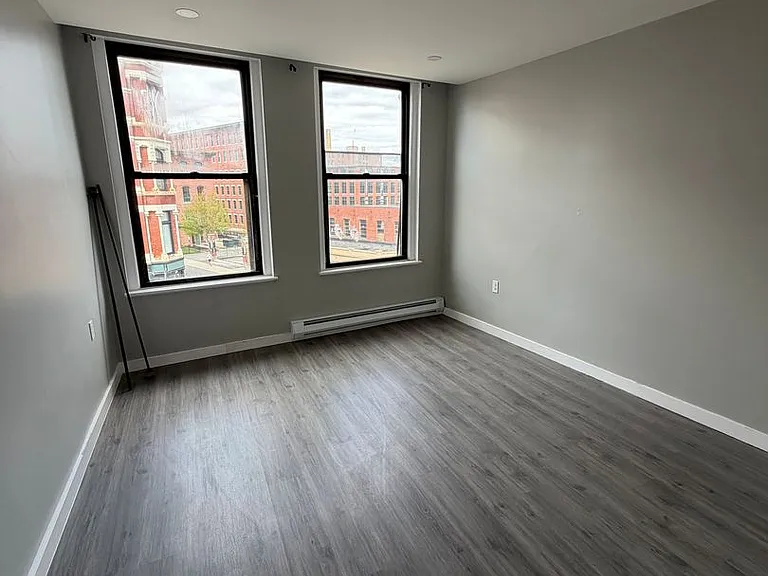 216 Central St — Photo 9