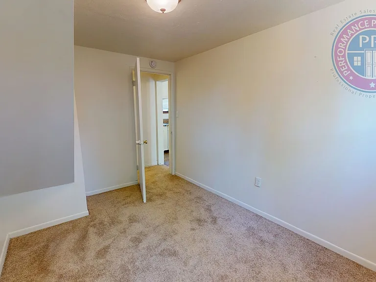 4333 NE 63rd Ave — Photo 11