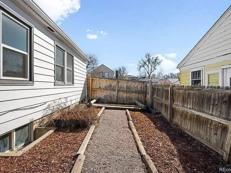 1615 S Elizabeth St — Photo 19